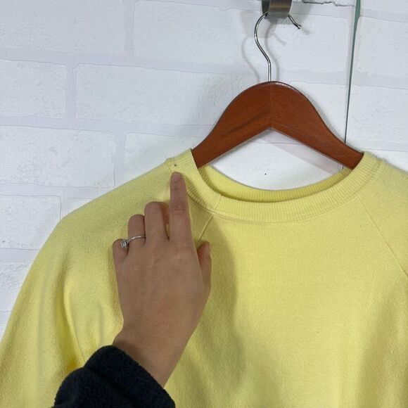 Vintage Womens Bear Sweatshirt Size Small Yellow - Picture 11 of 13